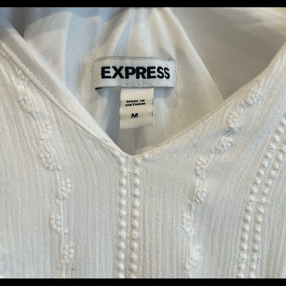 EXPRESS Deep V Neck Ruffled Romper - Picture 4 of 5